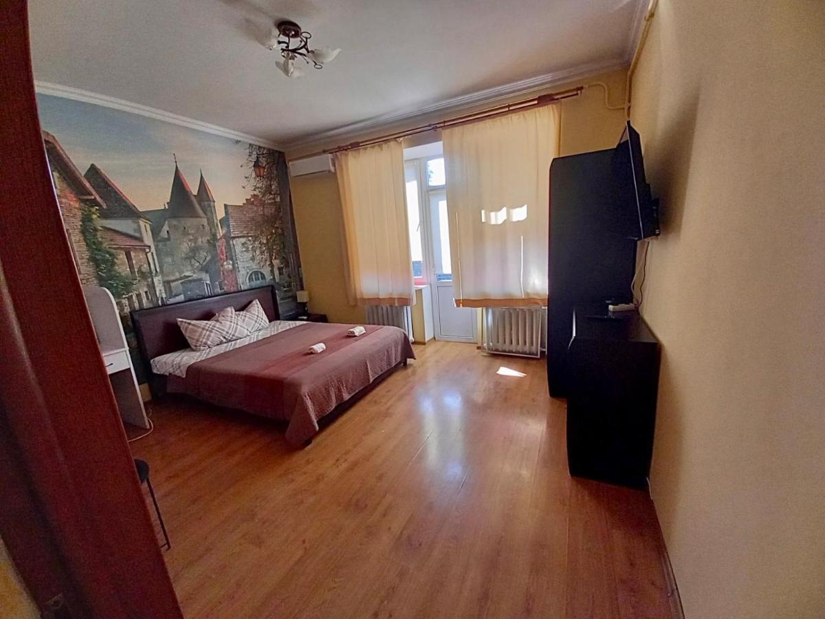 Valentine Apartment Lviv Eksteriør bilde